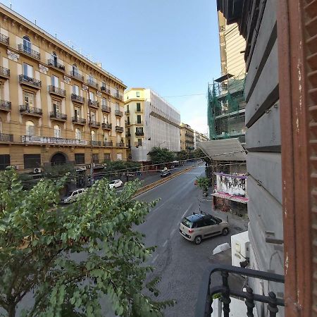 Dormire A Napoli Centro Holiday House Casa Vacanza Kültér fotó