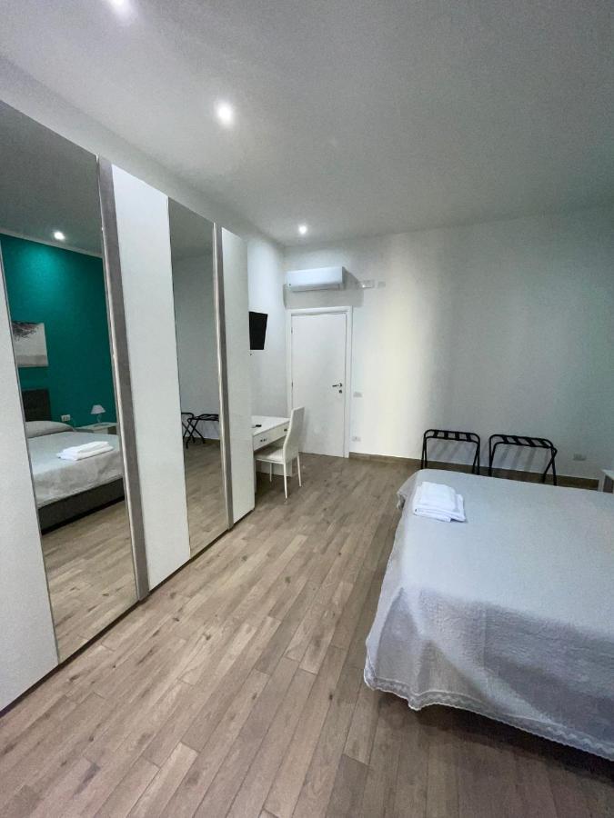 Dormire A Napoli Centro Holiday House Casa Vacanza Kültér fotó