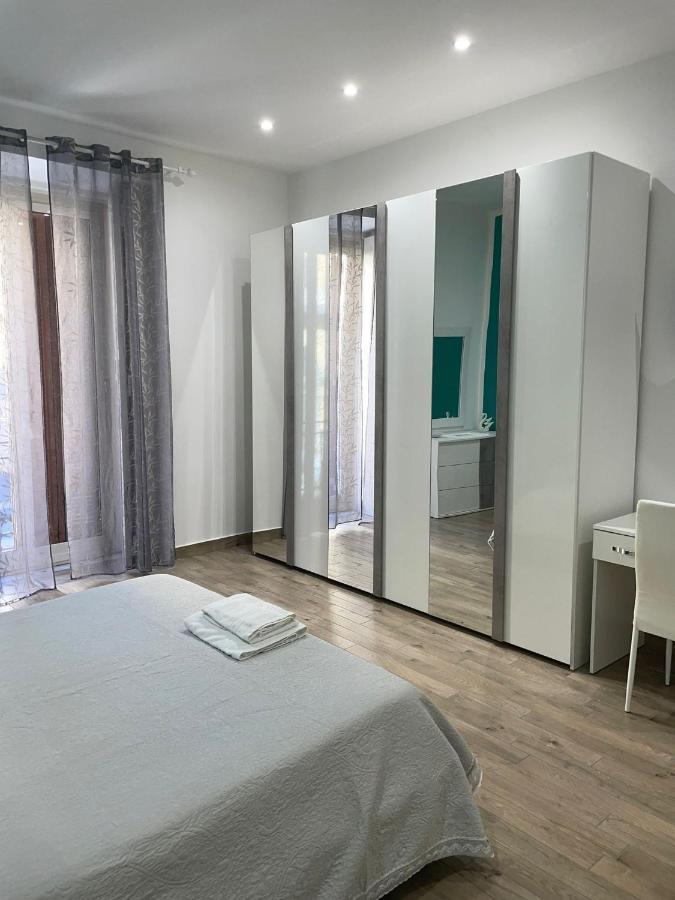 Dormire A Napoli Centro Holiday House Casa Vacanza Kültér fotó