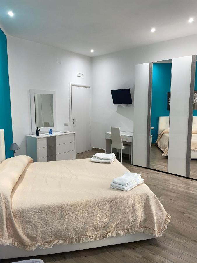 Dormire A Napoli Centro Holiday House Casa Vacanza Kültér fotó