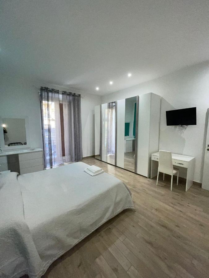 Dormire A Napoli Centro Holiday House Casa Vacanza Kültér fotó