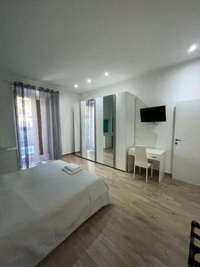 Dormire A Napoli Centro Holiday House Casa Vacanza Kültér fotó