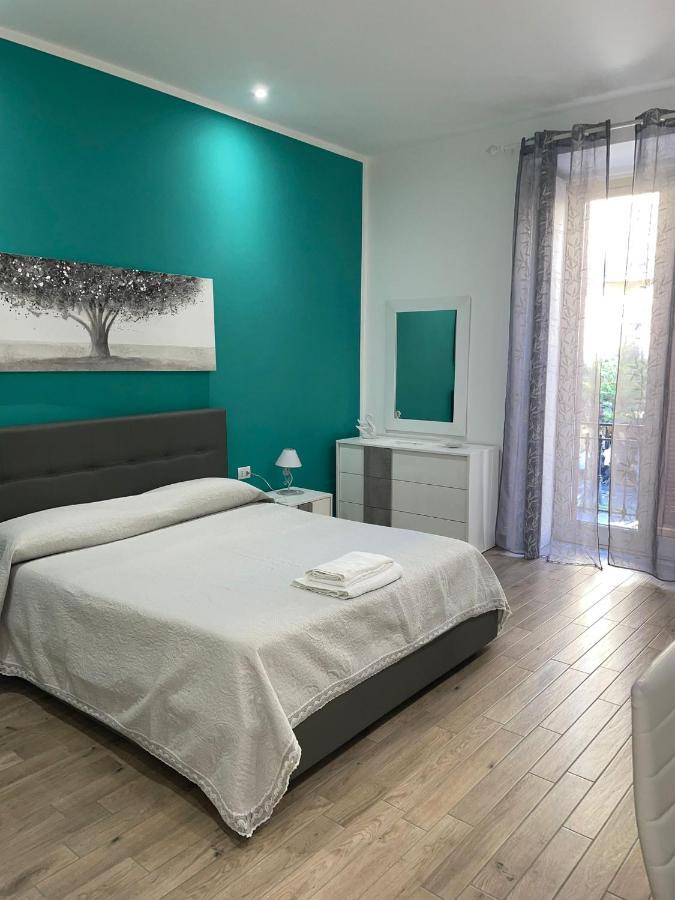 Dormire A Napoli Centro Holiday House Casa Vacanza Kültér fotó