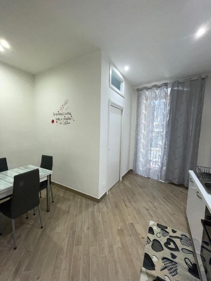 Dormire A Napoli Centro Holiday House Casa Vacanza Kültér fotó