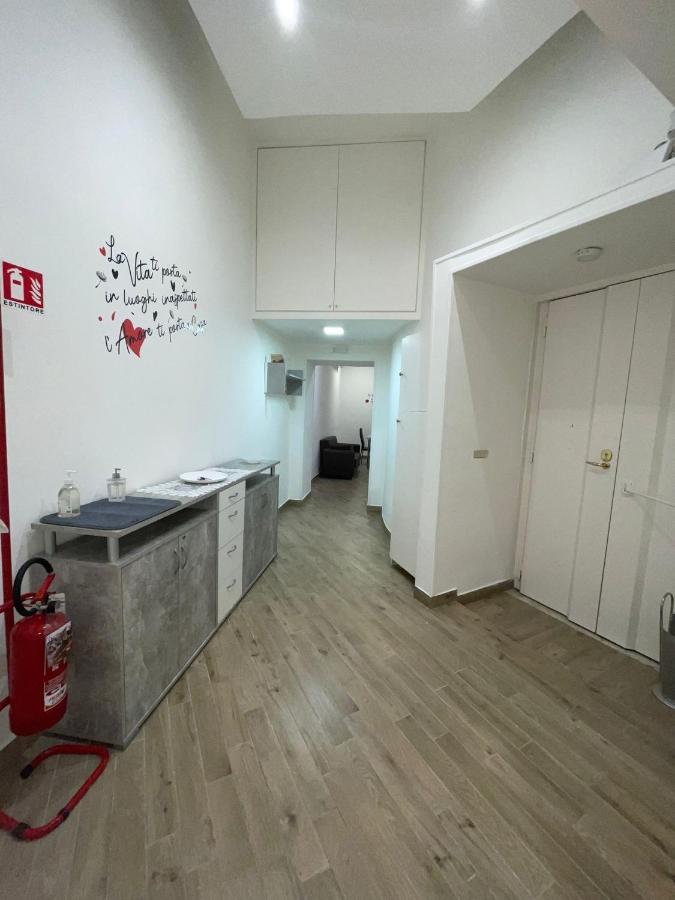 Dormire A Napoli Centro Holiday House Casa Vacanza Kültér fotó