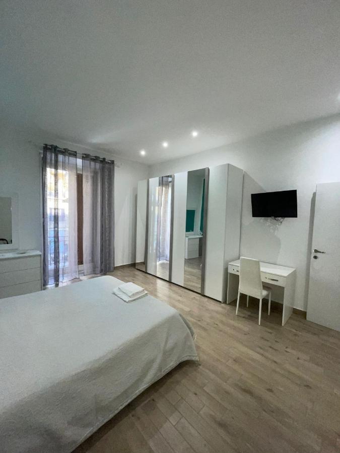 Dormire A Napoli Centro Holiday House Casa Vacanza Kültér fotó