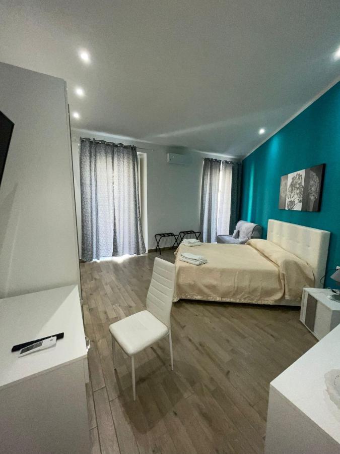 Dormire A Napoli Centro Holiday House Casa Vacanza Kültér fotó