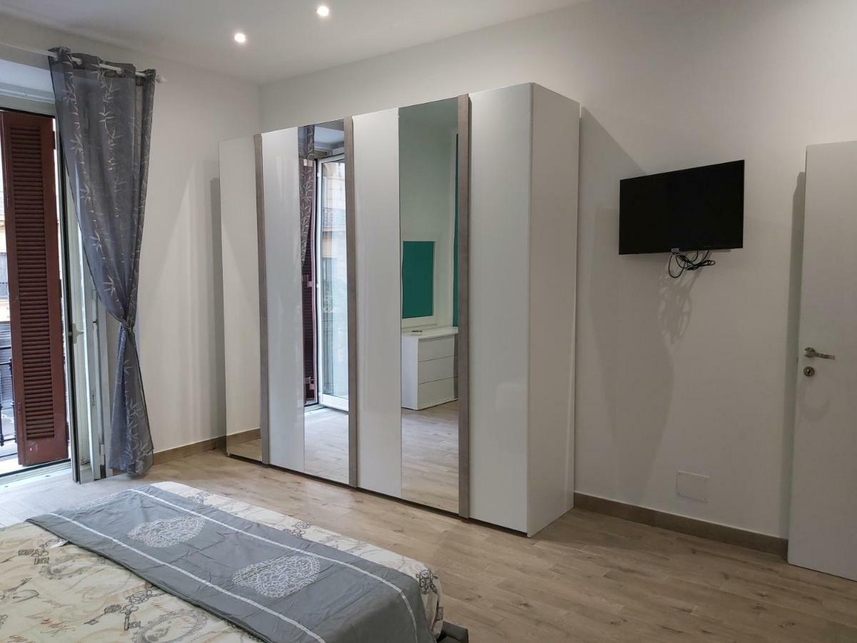 Dormire A Napoli Centro Holiday House Casa Vacanza Kültér fotó