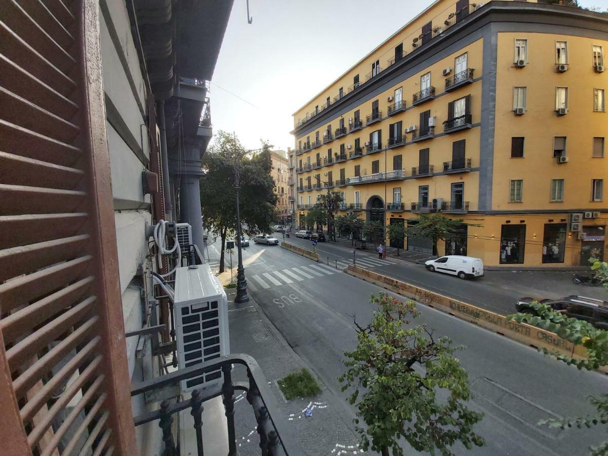 Dormire A Napoli Centro Holiday House Casa Vacanza Kültér fotó