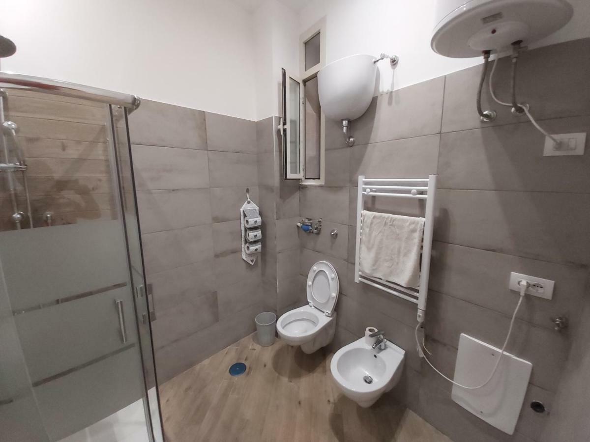 Dormire A Napoli Centro Holiday House Casa Vacanza Kültér fotó