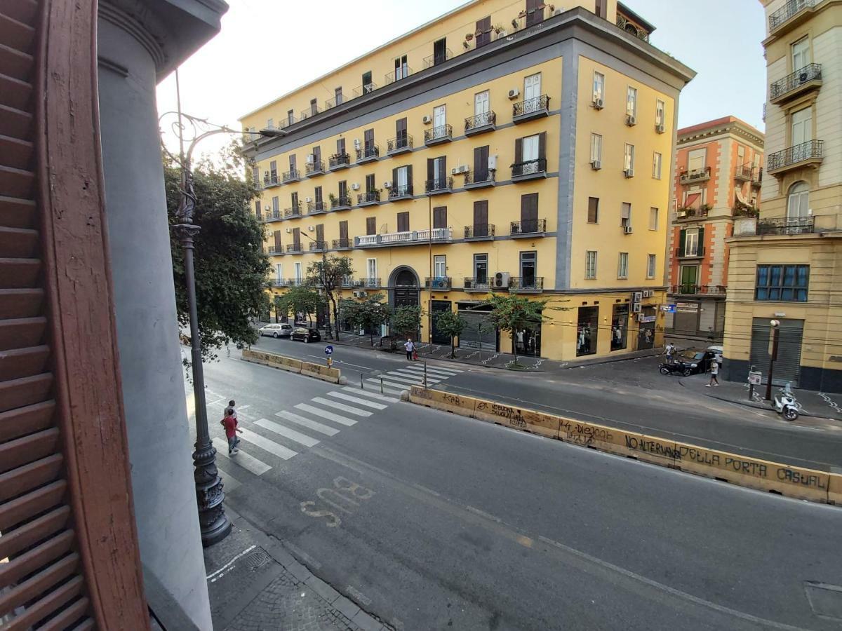 Dormire A Napoli Centro Holiday House Casa Vacanza Kültér fotó