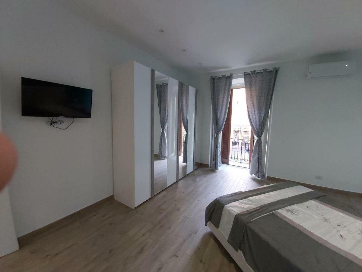 Dormire A Napoli Centro Holiday House Casa Vacanza Kültér fotó