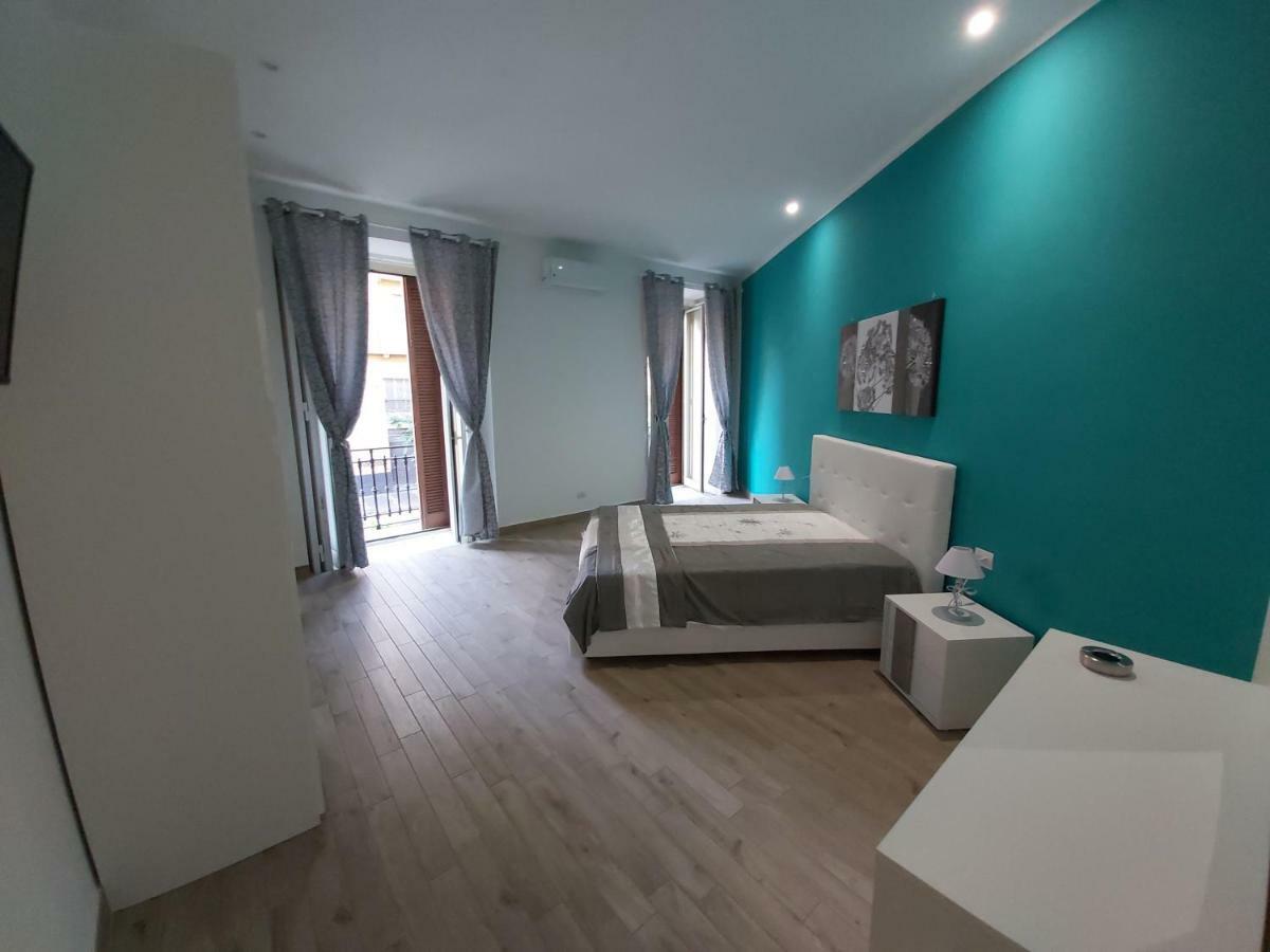 Dormire A Napoli Centro Holiday House Casa Vacanza Kültér fotó